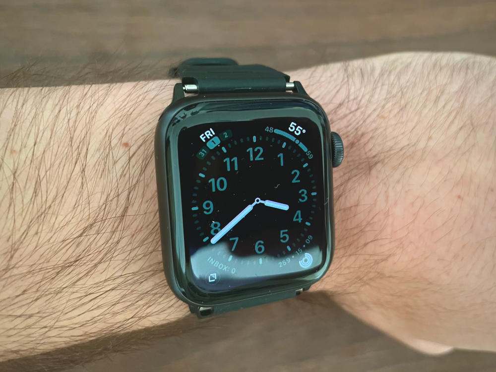 Casio F91 & Apple Watch S6 : r/casio